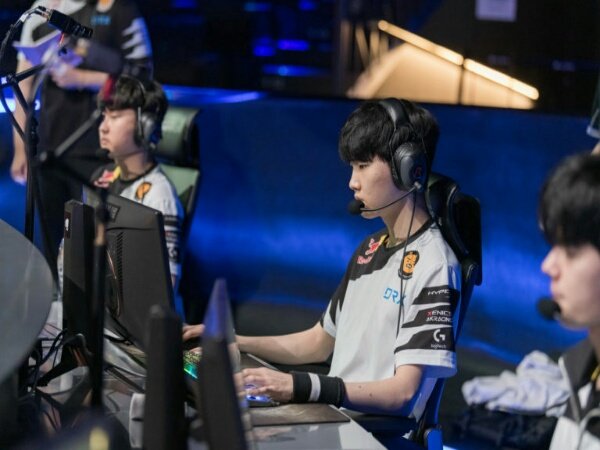 LCK 2021 : Chovy Bantu Hanwha Life Esports Taklukan Bekas Timnya, DRX