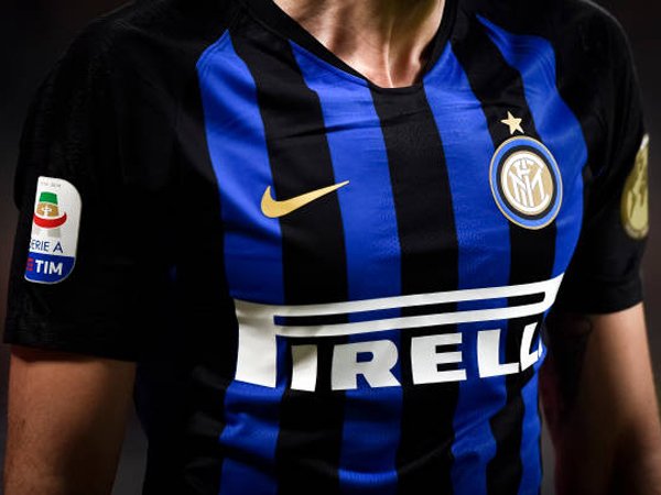 Logo Pirelli di jersey Inter Milan