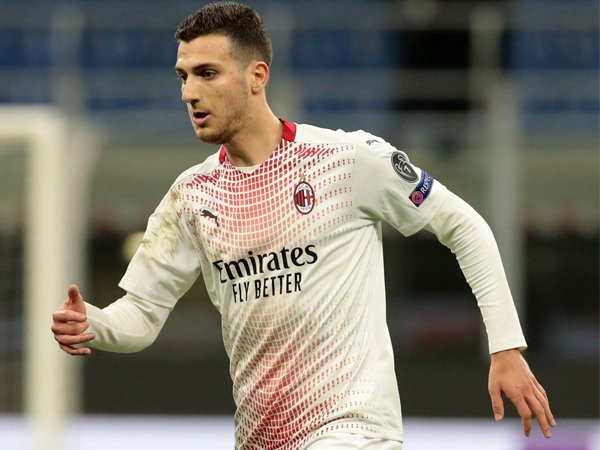 Bek AC Milan, Diogo Dalot.