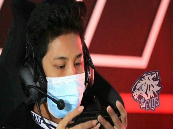 Akan tantang evos legends, dua pemain alter ego justru sanjung ferxiic