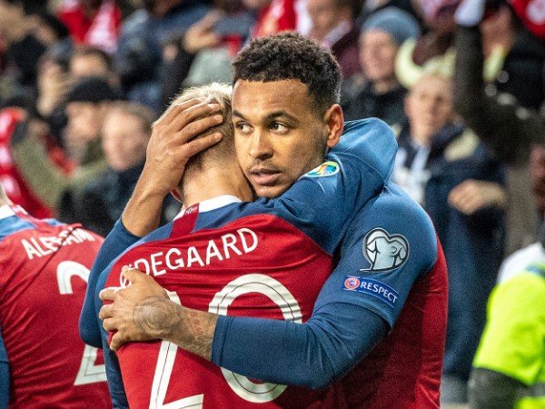 Martin Odegaard dan Joshua King bermain untuk timnas Norwegia