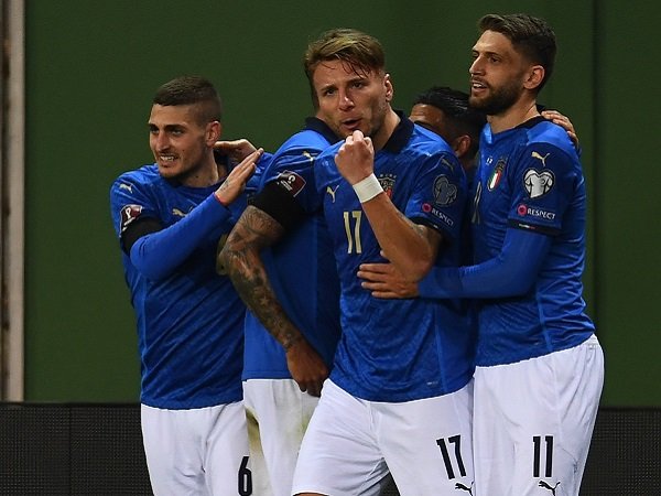 Italia melawat ke kandang Bulgaria di babak kualifikasi.