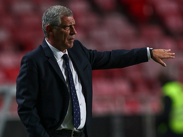 Fernando Santos desak kualifikasi Piala Dunia 2022 gunakan VAR.