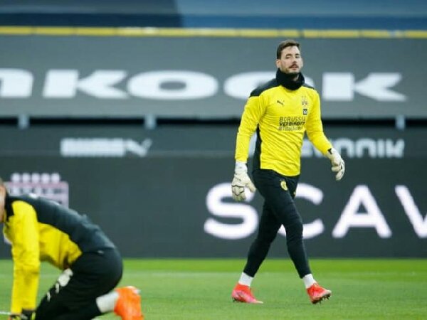 Borussia dortmund batal datangkan kiper baru di musim panas?