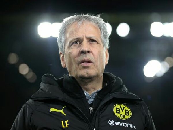 Mantan pelatih Borussia Dortmund, Lucien Favre, dikabarkan tertarik melatih Celtic