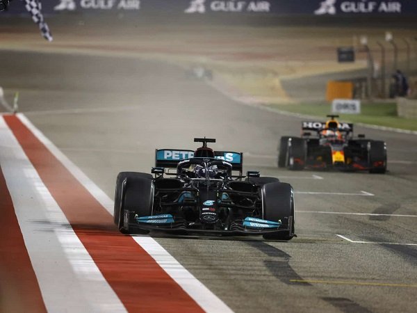Mercedes sadar kecepatan mobil mereka masih kalah dari Red Bull.