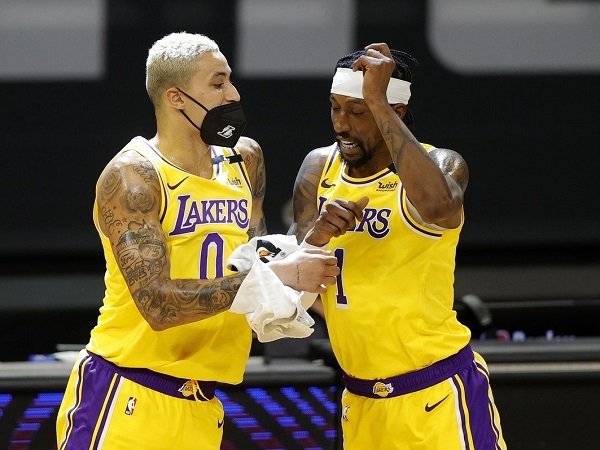 Los Angeles Lakers luncurkan tembakan tiga angka secara masif saat menang lawan Kings.