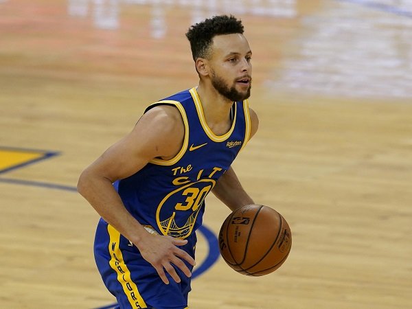 Bob Myers optimistis Warriors bisa lanjutkan kerjasama dengan Stephen Curry.