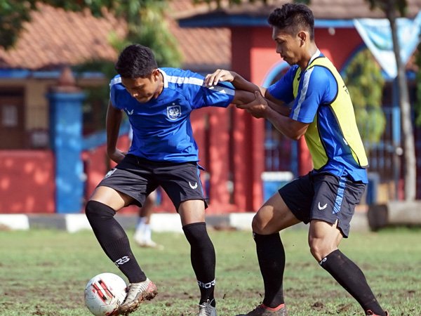 Latihan PSIS Semarang bersama Dragan Djukanovic