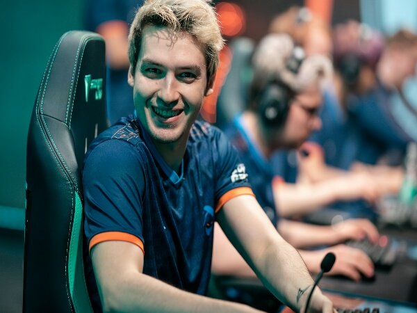 Rogue ke Top 3 Playoff LEC 2021 Berkat Kemenangan atas Schalke 04 Esports