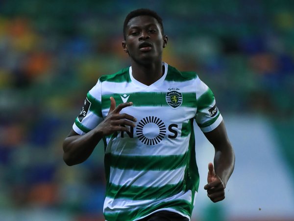 Bek kiri Sporting CP, Nuno Mendes.