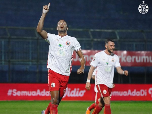 Pemain asing Persija Jakarta, Yann Motta Pinto merayakan golnya ke gawang Borneo FC