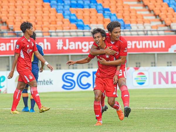 Pemain Persik Kediri merayakan gol ke gawang Persela Lamongan