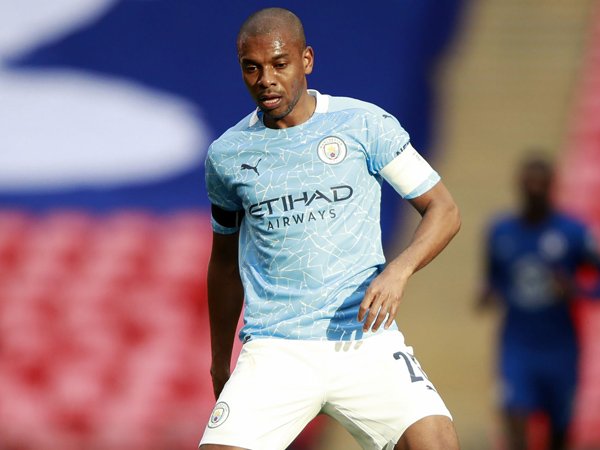 Kapten Manchester City, Fernandinho.