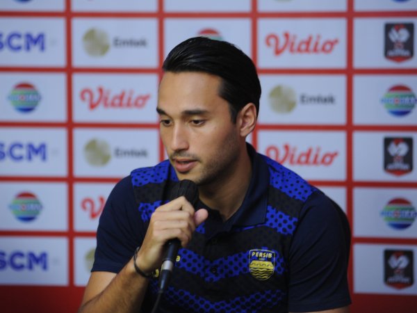 Penyerang Persib, Ezra Walian