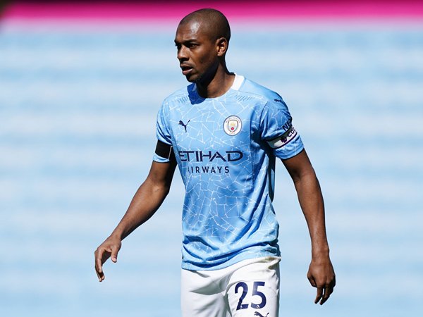 Kapten Manchester City, Fernandinho.