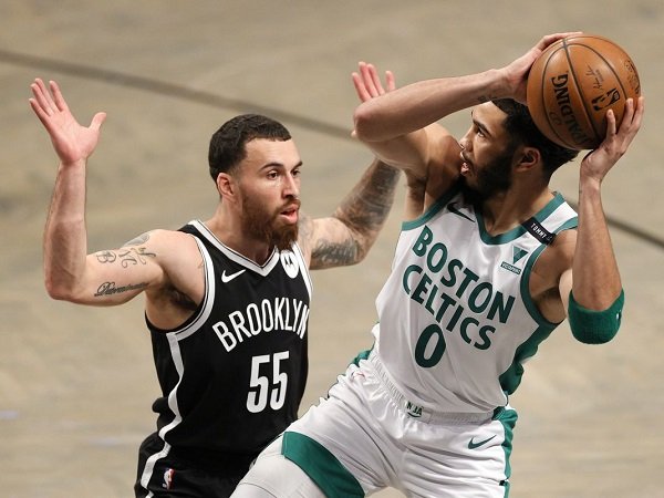 Boston Celtics menyerah ketika bertandang ke markas Brooklyn Nets.