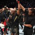 Kamaru Usman Pertahankan Gelar Juara UFC Usai Pukul KO Masvidal