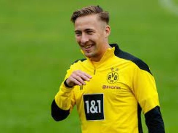 Felix Passlack telah meneken perpanjangan kontrak selama 2 tahun bersama Dortmund