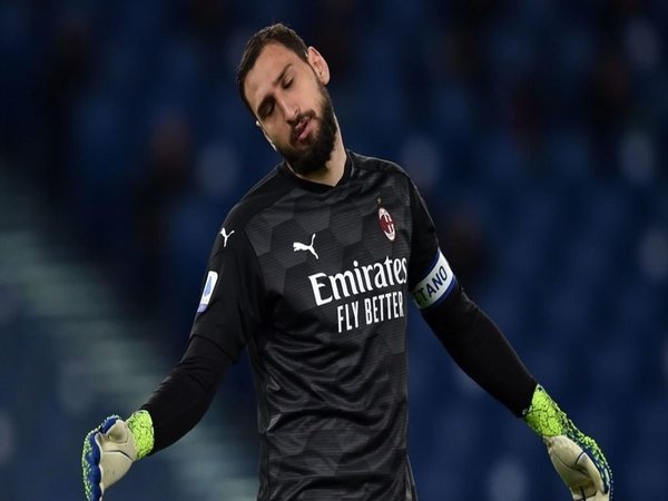 Gianluigi Donnarumma disarankan oleh Dino Zoff untuk segera memperpanjang kontraknya bersama AC Milan / via Getty Images