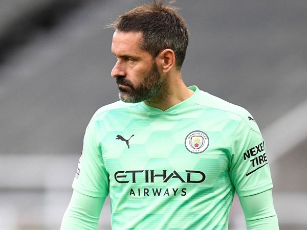 Kiper Manchester City, Scott Carson.