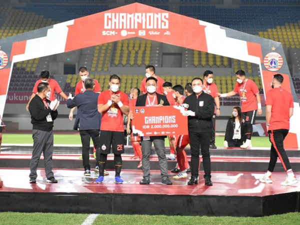 Persija Jakarta merayakan gelar juara Piala Menpora 2021