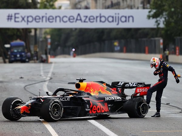 Max Verstappen kecewa berat gagal petik poin maksimal di Baku.