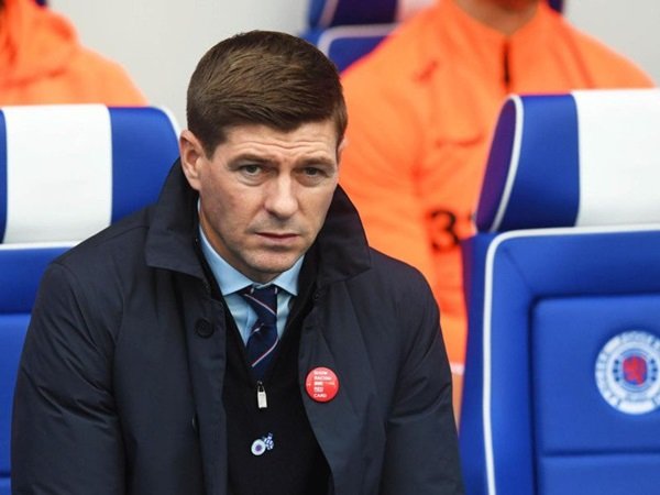 Tottenham memantau Steven Gerrard