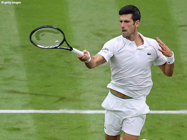 Novak Djokovic melangkah ke babak kedua Wimbledon 2021