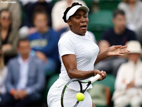 Berusia 41 tahun tak menahan Venus Williams menangkan babak pertama Wimbledon 2021