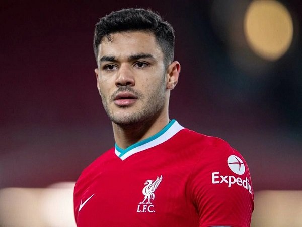 Liverpool tak mau permanenkan Ozan Kabak.