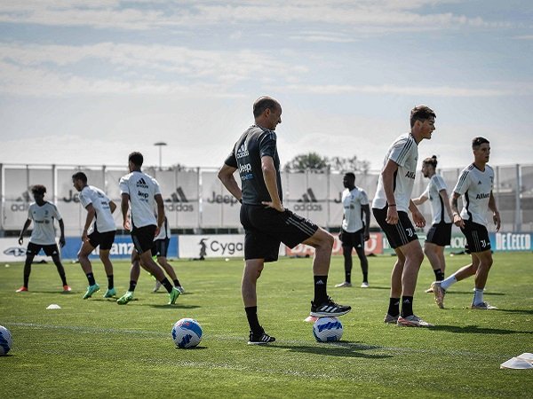 Juventus hadapi Cesena dalam laga uji coba akhir pekan ini.