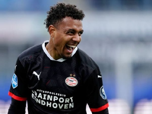 Borussia Dortmund segera selesaikan transfer Donyell Malen