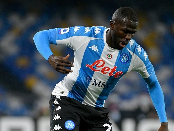 Kalidou Koulibaly mendekat ke Paris Saint-Germain.