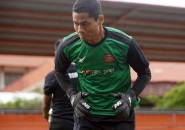Kiper Persiraja Banda Aceh Berlatih Mandiri Di Stadion H. Dimurthala