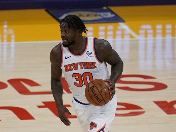 New York Knicks sukses perpanjang kontrak dari Julius Randle.
