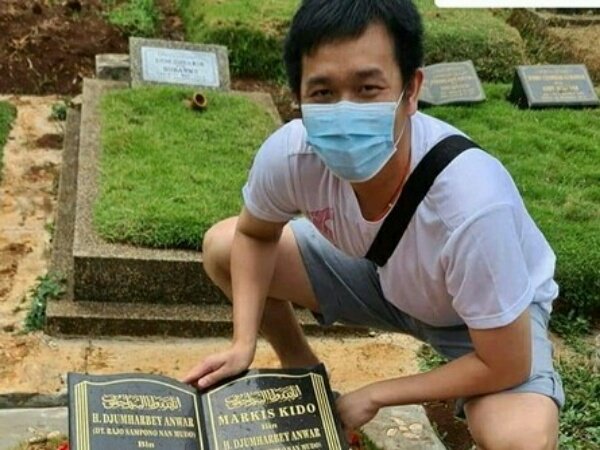 Hendra Setiawan Kunjungi Makam Markis Kido: Selamat Ulang Tahun Sahabat