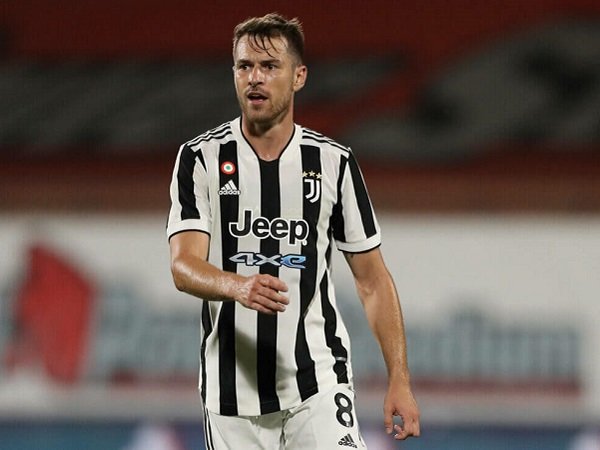 Juventus diperkuat Aaron Ramsey dalam laga kontra Napoli.