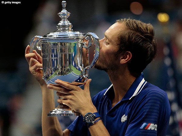 Daniil Medvedev terima ucapan selamat dari komunitas tenis usai juarai US Open 2021