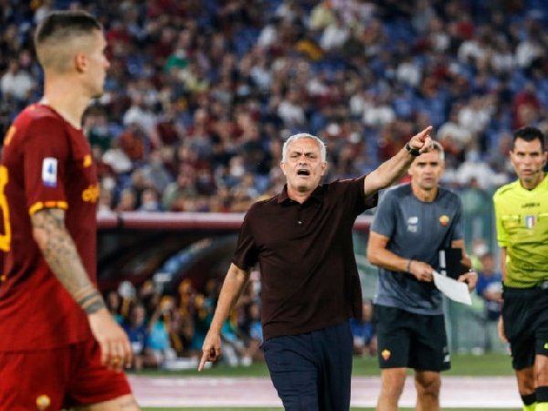 pelatih AS Roma, Jose Mourinho, ungkap pentingnya derby Roma