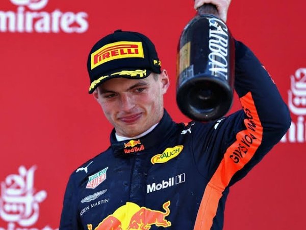 Max Verstappen sudah senang bisa finish runner-up di Sochi.