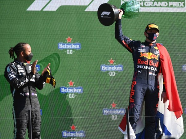 Max Verstappen diunggulkan oleh Jacques Villeneuve untuk meraih gelar juara dunia F1 musim ini