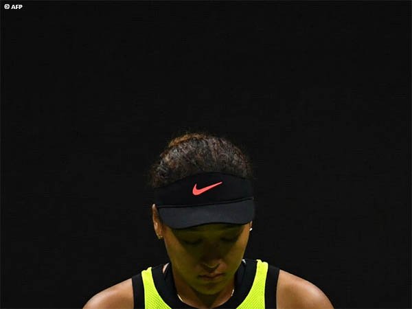 Naomi Osaka keluar dari peringkat 10 besar