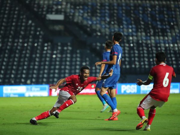 Penyerang timnas Indonesia, Ramai Rumakiek merayakan gol ke gawang Taiwan