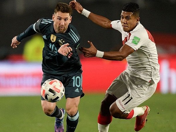 Lionel Messi kecewa dengan kepemimpinan wasit untuk laga antara Argentina kontra Peru.