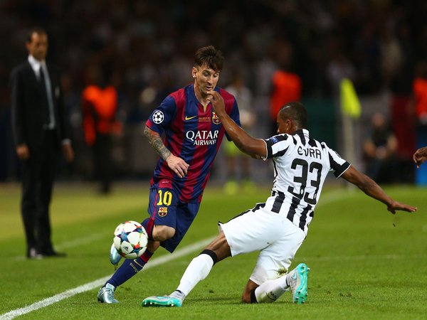 Patrice Evra mengaku muak apabila trofi Ballon d'Or tahun ini kembali diberikan kepada Lionel Messi / via Getty Images