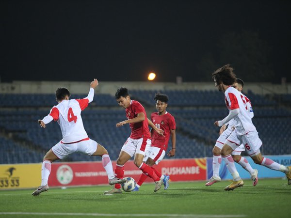 Laga uji coba timnas Indonesia U-23 kontra Tajikistan U-23