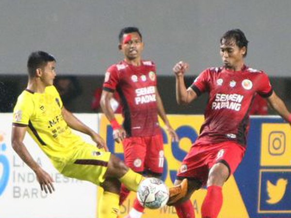 Laga Semen Padang FC kontra Muba Babel United