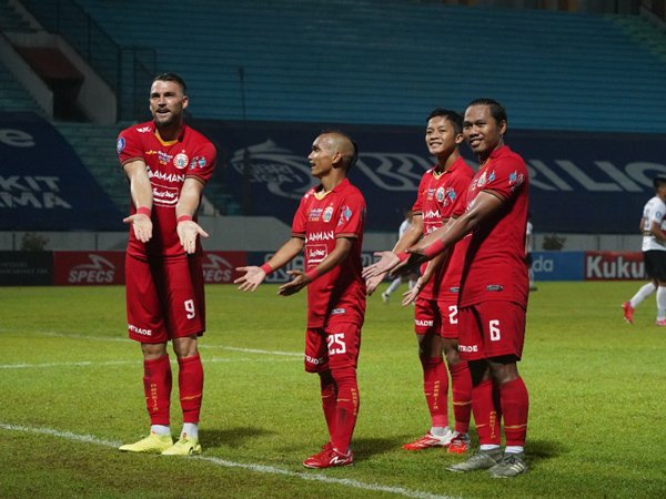 Pemain Persija Jakarta merayakan gol ke gawang Madura United