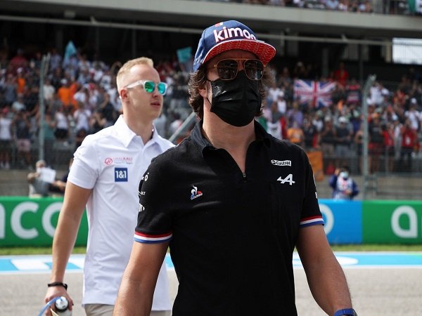 Fernando Alonso keluhkan keputusan tidak adil steward di GP AS.